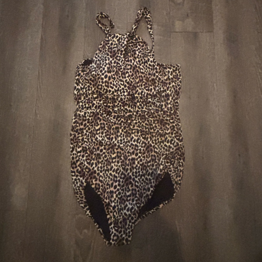 Embrace your Curves by Miracle Brand Leopard Print One-Piece Swimsuit
